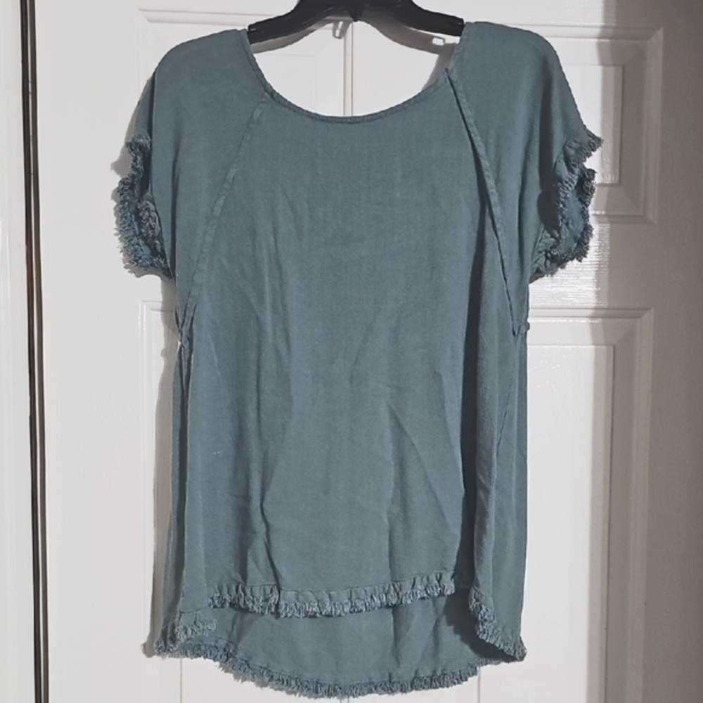Umgee Fringed Green Linen Blouse with Relaxed Fit